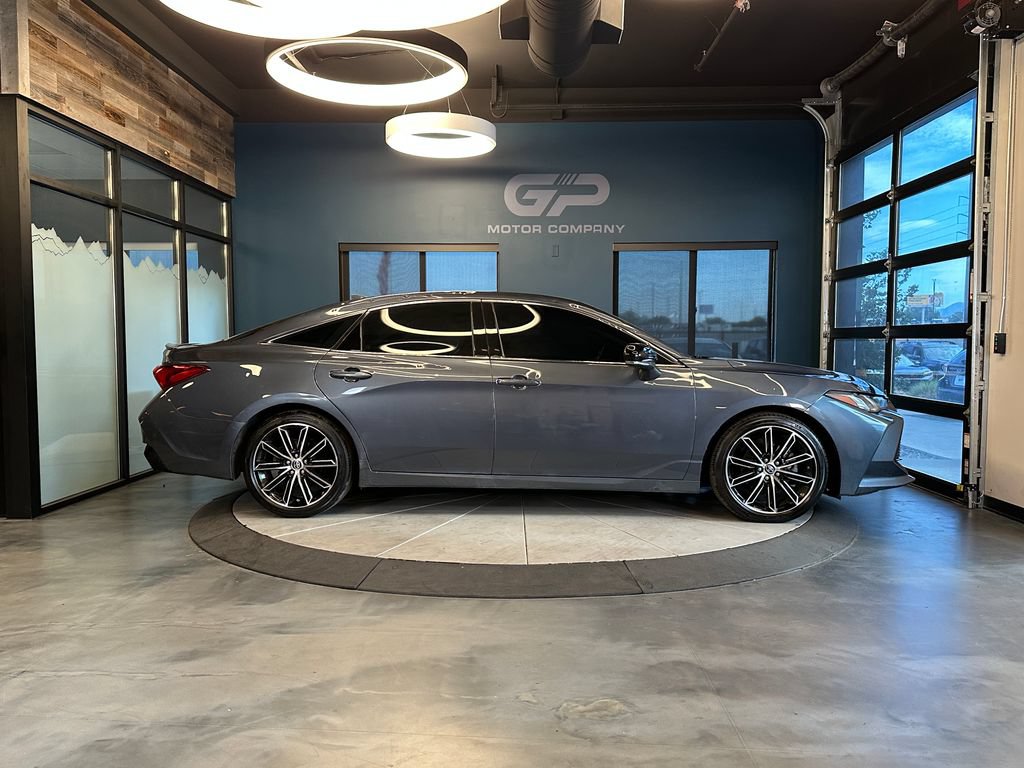 Used 2019 Toyota Avalon Touring w/ Advanced Safety Package FWD image 2