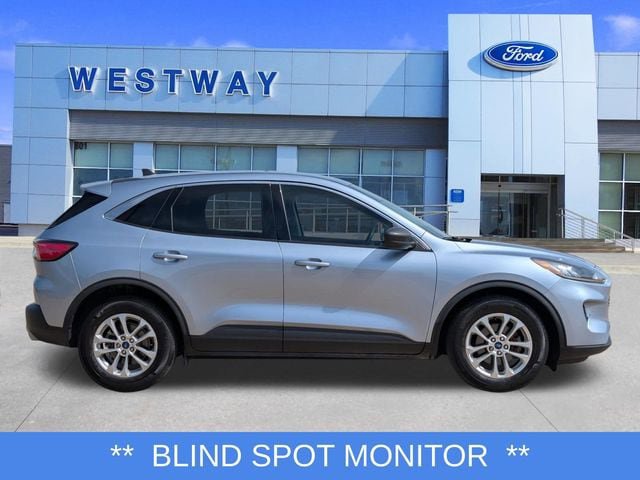 Used 2022 Ford Escape SE FWD image 2