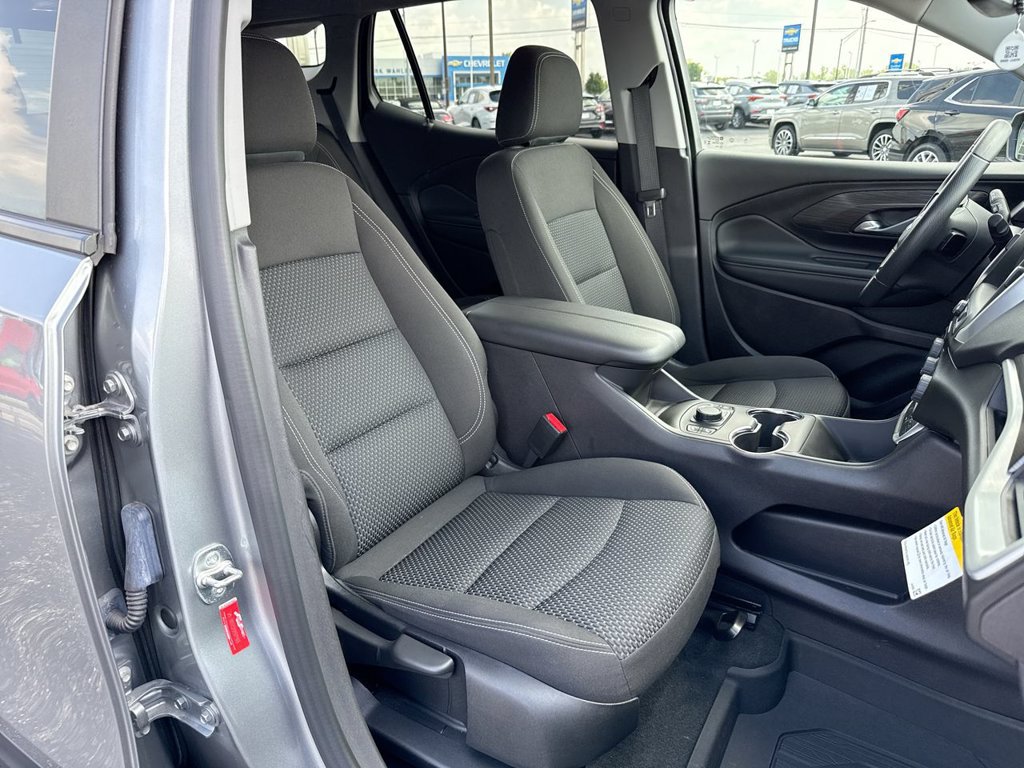 Used 2024 GMC Terrain SLE w/ Driver Convenience Package FWD image 25