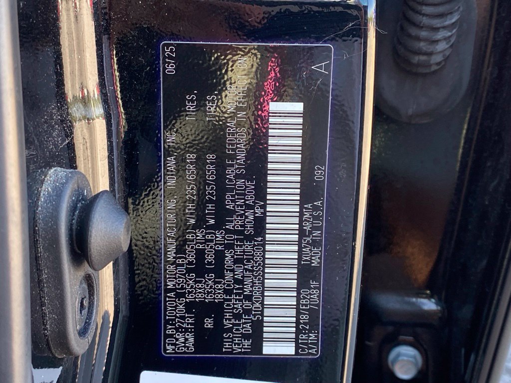 Used 2025 Toyota Highlander XLE AWD/4WD image 35