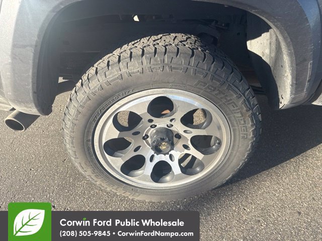 Used 2016 Toyota Tacoma TRD Sport w/ Towing Package AWD/4WD image 8