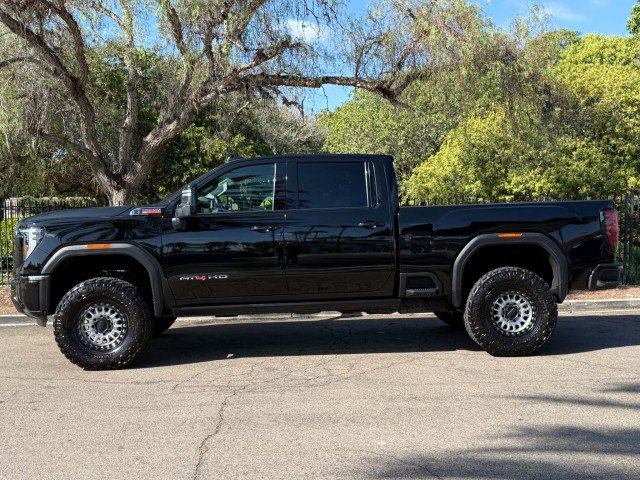 Used 2025 GMC Sierra 2500 AT4 w/ AT4 Premium Plus Package AWD/4WD image 2