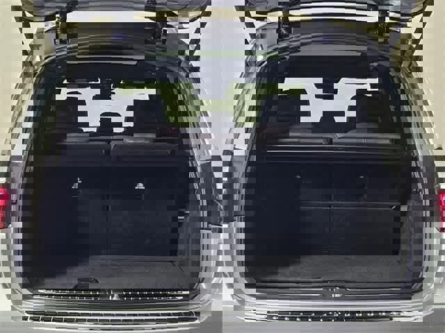 Certified 2025 Mercedes-Benz GLS 450 4MATIC image 36