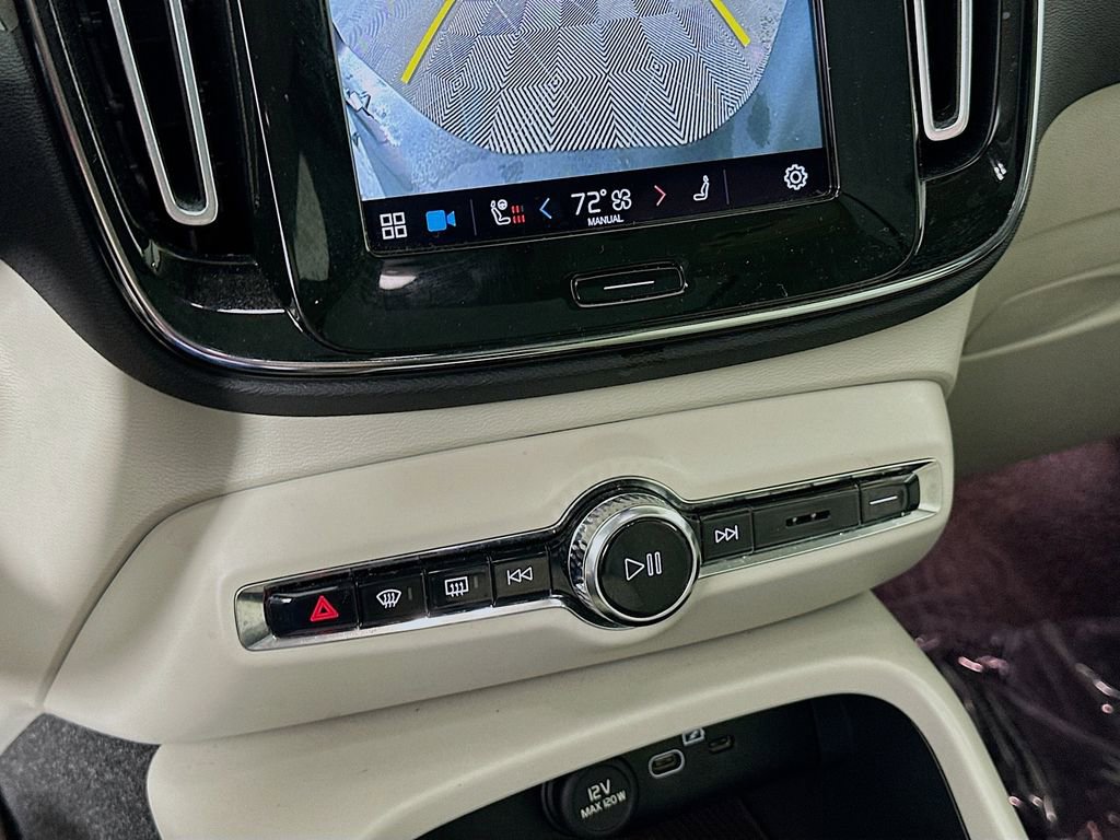 Used 2023 Volvo XC40 B5 Ultimate w/ Protection Package Premier image 22