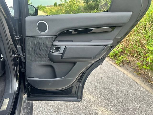 Used 2025 Land Rover Discovery S image 20