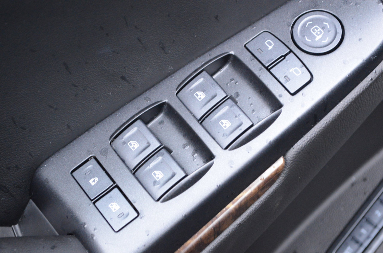 Used 2017 Chevrolet Tahoe LT image 24