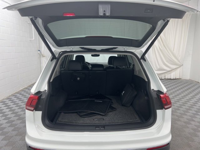 Used 2022 Volkswagen Tiguan SE image 8