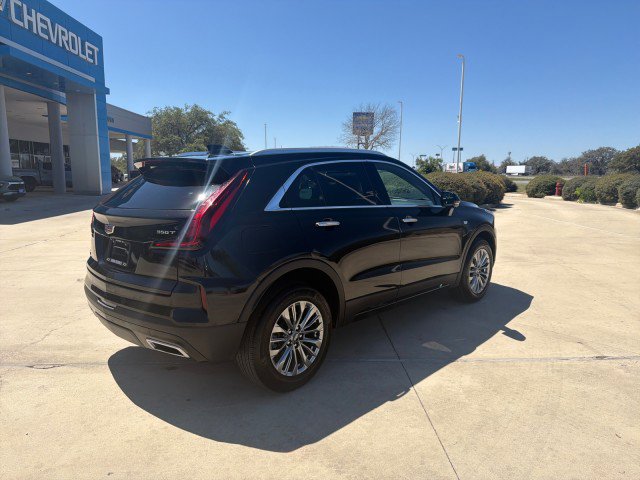Used 2025 Cadillac XT4 Premium Luxury image 14