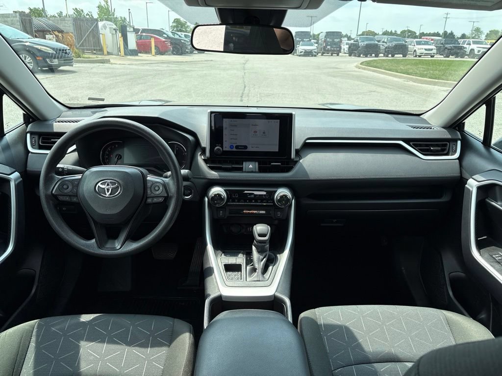 Used 2025 Toyota RAV4 XLE FWD image 19