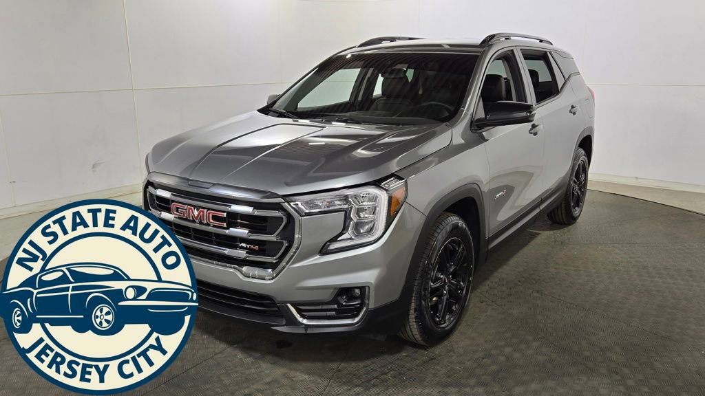 Used 2023 GMC Terrain AT4 image 3