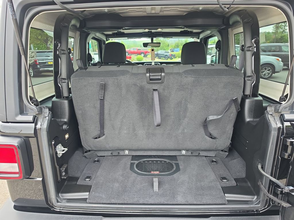 Used 2022 Jeep Wrangler Sport AWD/4WD image 27
