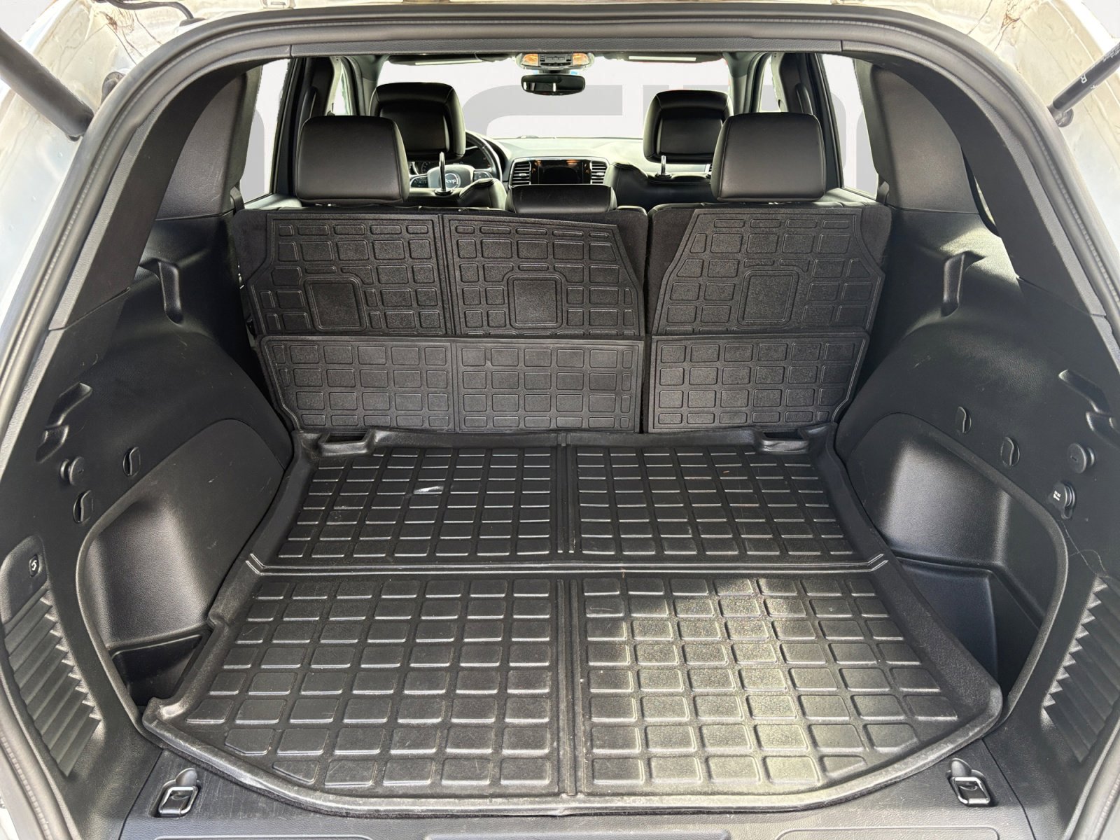 Used 2021 Jeep Grand Cherokee Limited image 13