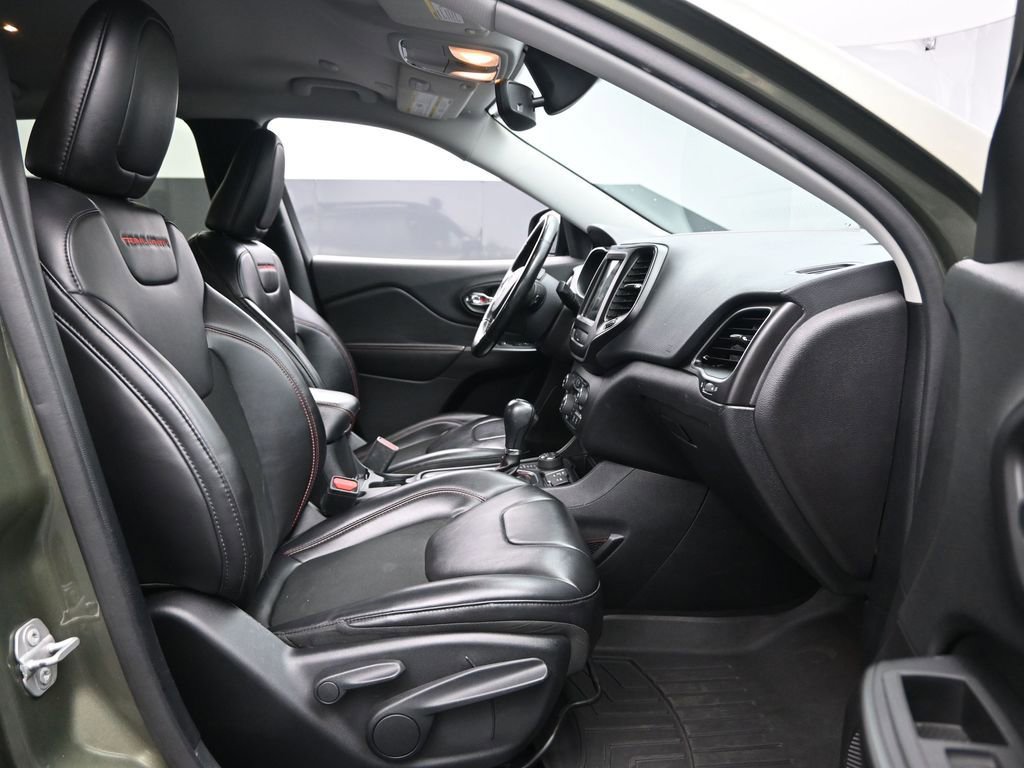 Used 2020 Jeep Cherokee Trailhawk w/ Comfort/Convenience Group image 31