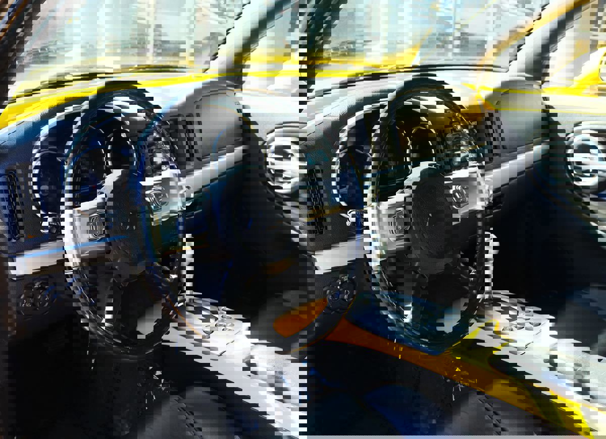 Used 2005 Chevrolet SSR w/ Preferred Equipment Group image 34