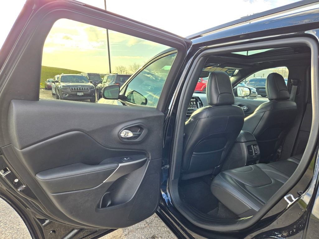 Used 2019 Jeep Cherokee High Altitude image 31