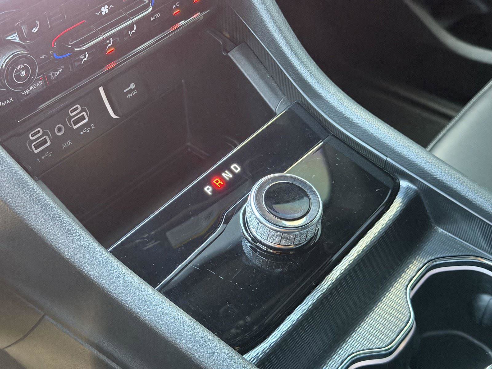 Used 2025 Jeep Grand Cherokee Limited w/ Black Appearance Package image 12