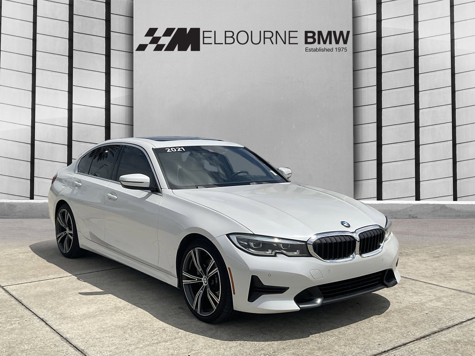 Used 2021 BMW 330i Sedan w/ Convenience Package RWD image 1
