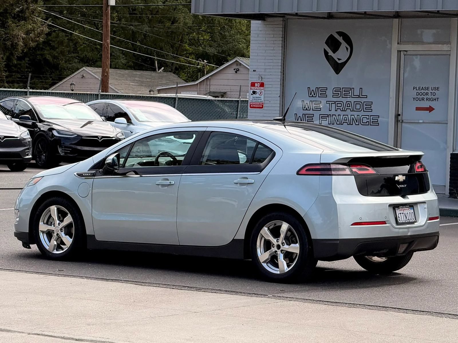 Used 2011 Chevrolet Volt Premium w/ Premium Trim Package FWD image 7