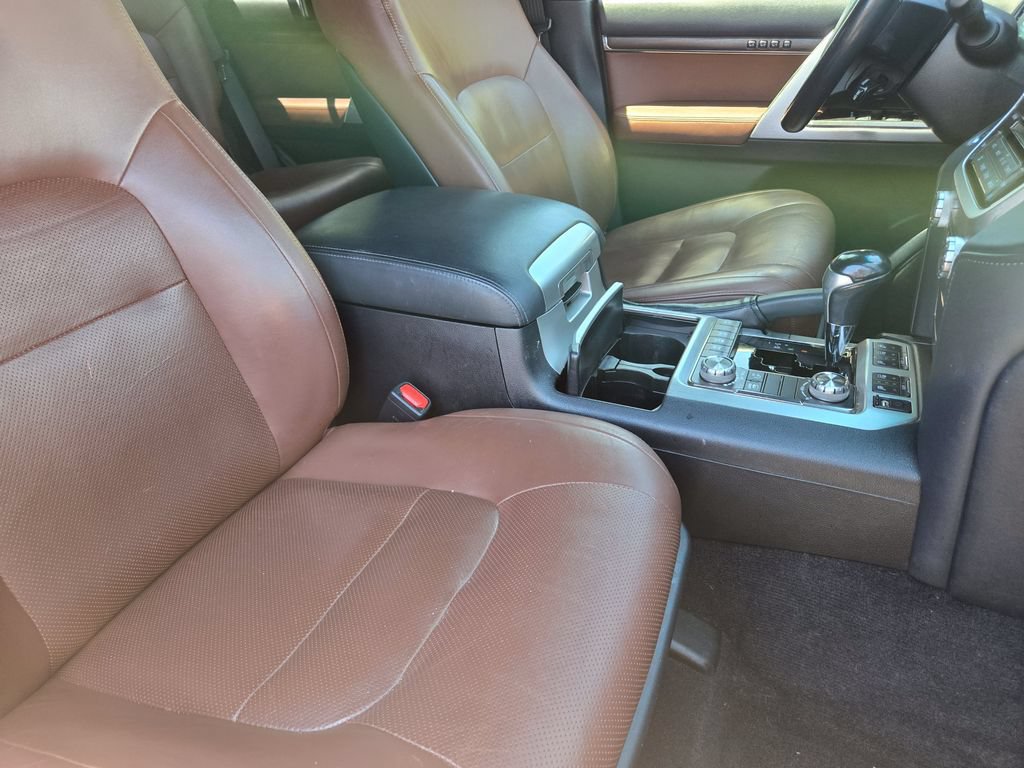 Used 2017 Toyota Land Cruiser w/ Four Season Floor Mat Package AWD/4WD image 9