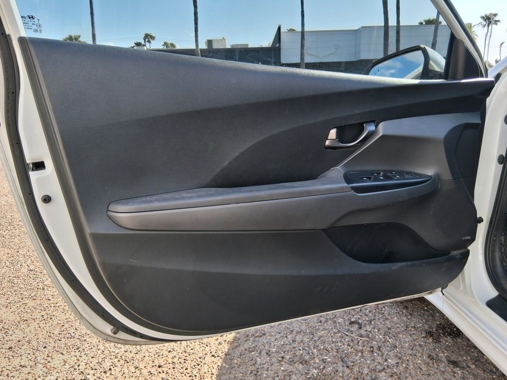 Used 2019 Hyundai Veloster 2.0 Premium image 13