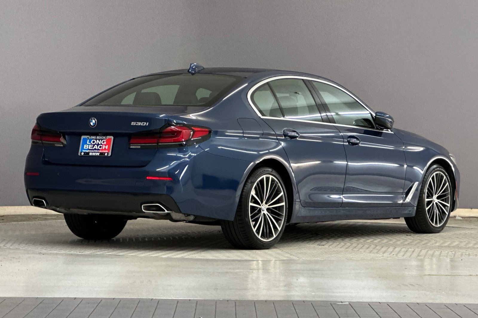 Certified 2023 BMW 530i w/ Convenience Package image 8