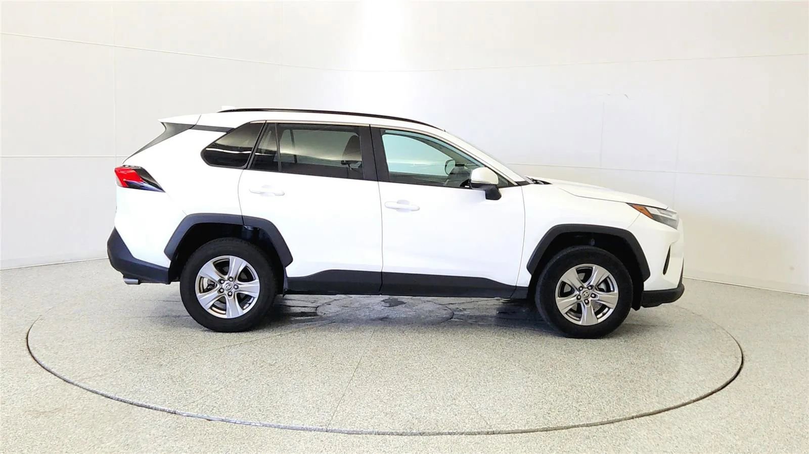 Used 2023 Toyota RAV4 XLE AWD/4WD image 8