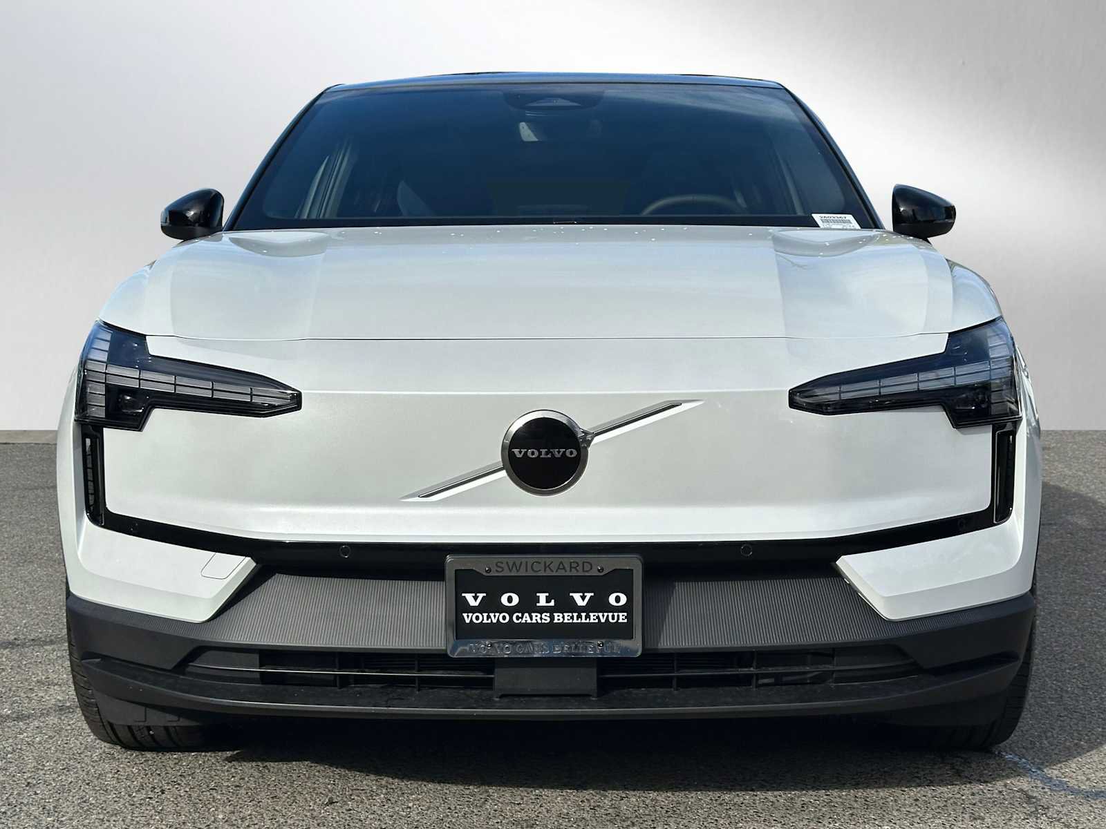 New 2025 Volvo EX30 Plus w/ Protection Package Premier image 8