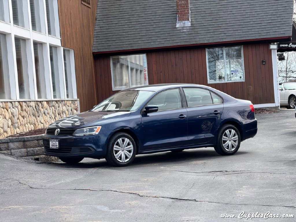 Used 2012 Volkswagen Jetta SE FWD image 2