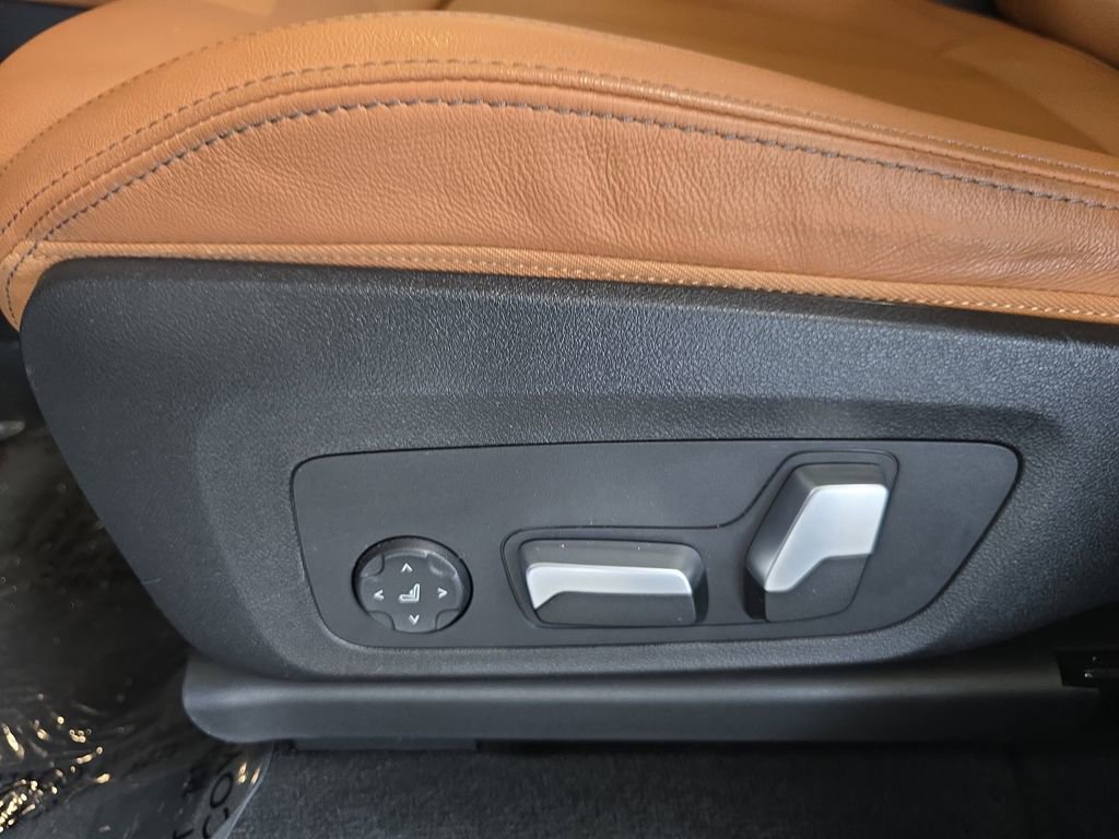 Certified 2023 BMW X4 xDrive30i w/ Parking Assistance Package image 28