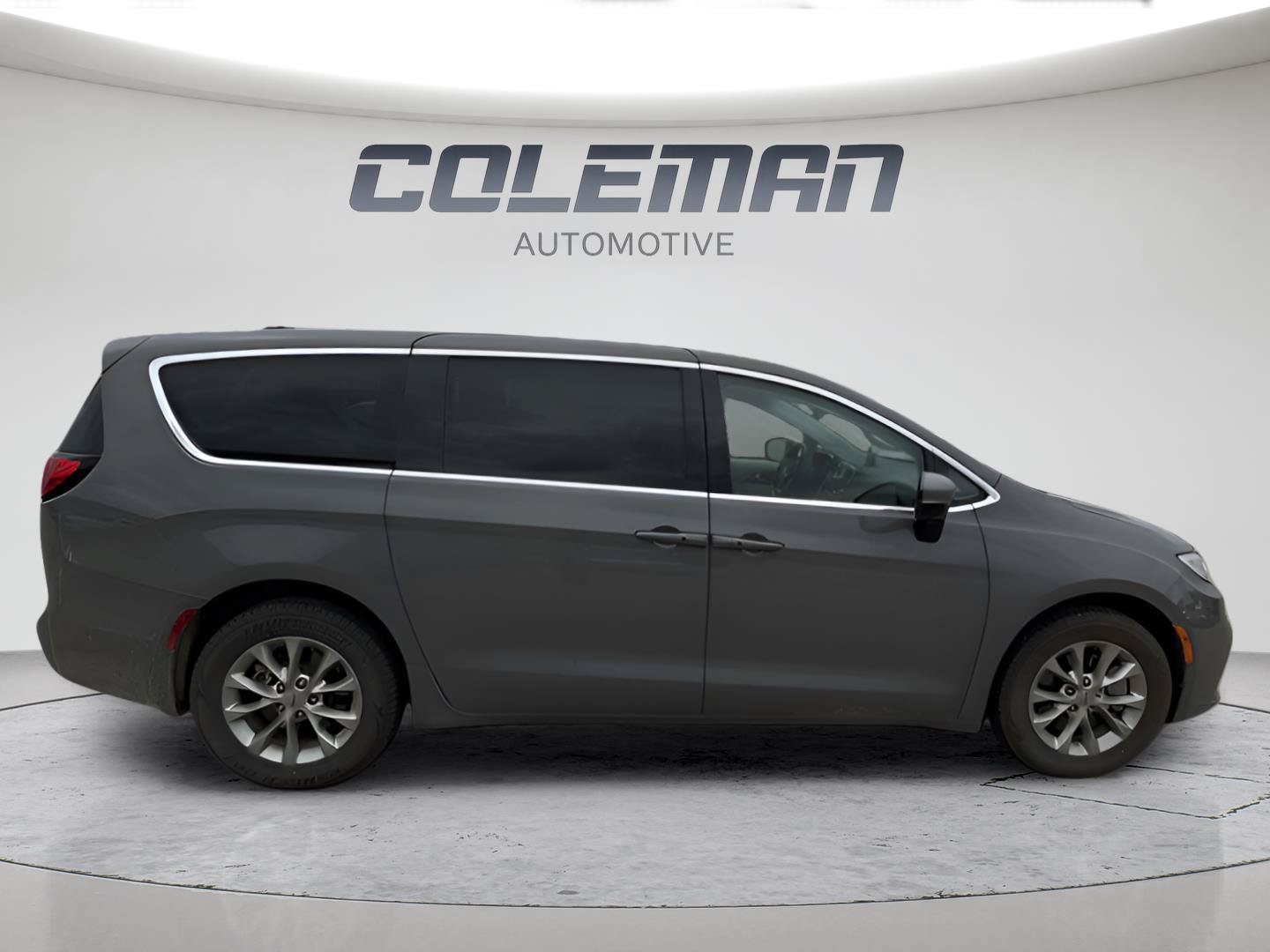 Used 2023 Chrysler Pacifica Touring-L AWD/4WD image 6