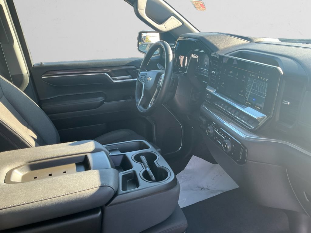 Used 2025 Chevrolet Silverado 1500 LT AWD/4WD image 15