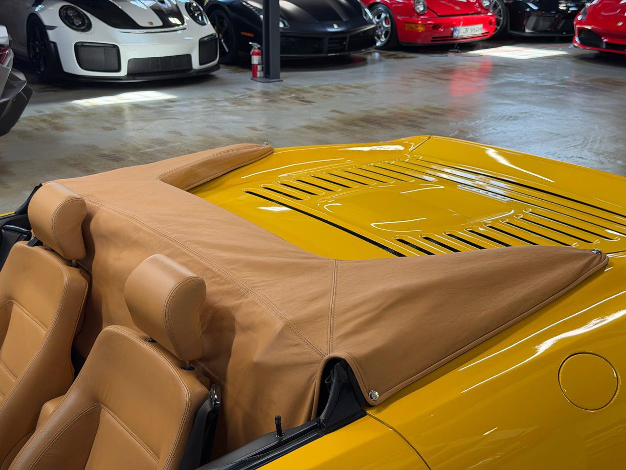 Used 1995 Ferrari F355 Spider RWD image 28