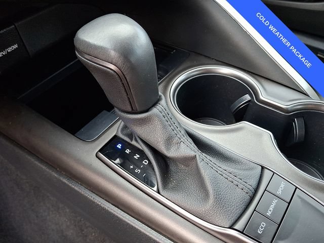 Used 2024 Toyota Camry SE w/ Cold Weather Package FWD image 15