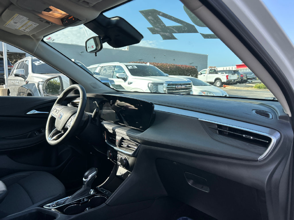 Certified 2024 Buick Encore GX Preferred FWD image 35