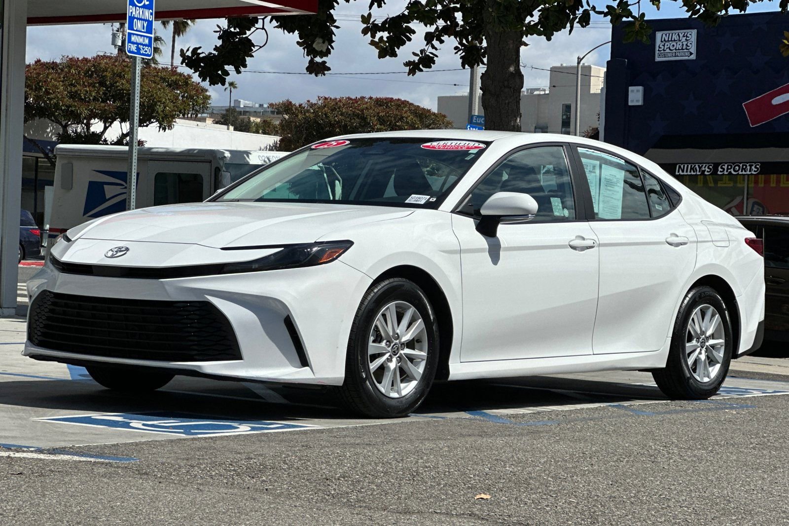 Certified 2025 Toyota Camry LE FWD image 8