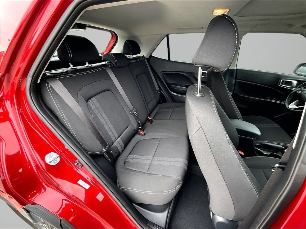Used 2023 Hyundai Venue SEL FWD image 25