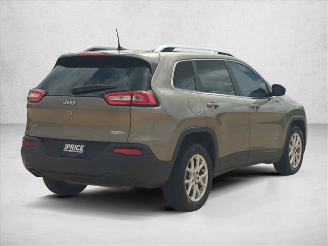 Used 2017 Jeep Cherokee Latitude FWD image 5