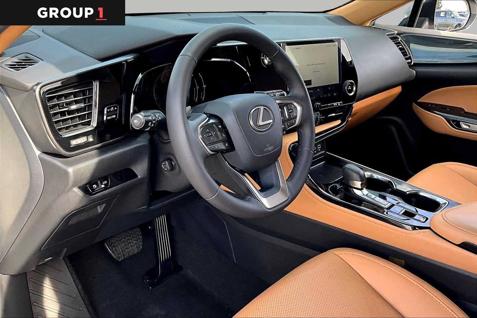 Used 2025 Lexus NX 250 FWD w/ Towing Package (2000 Lbs) image 15