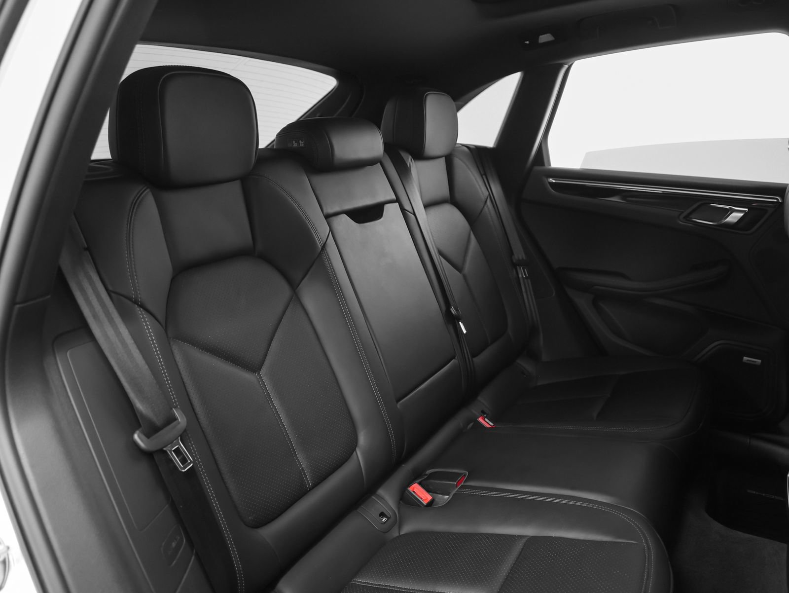 Used 2023 Porsche Macan image 24