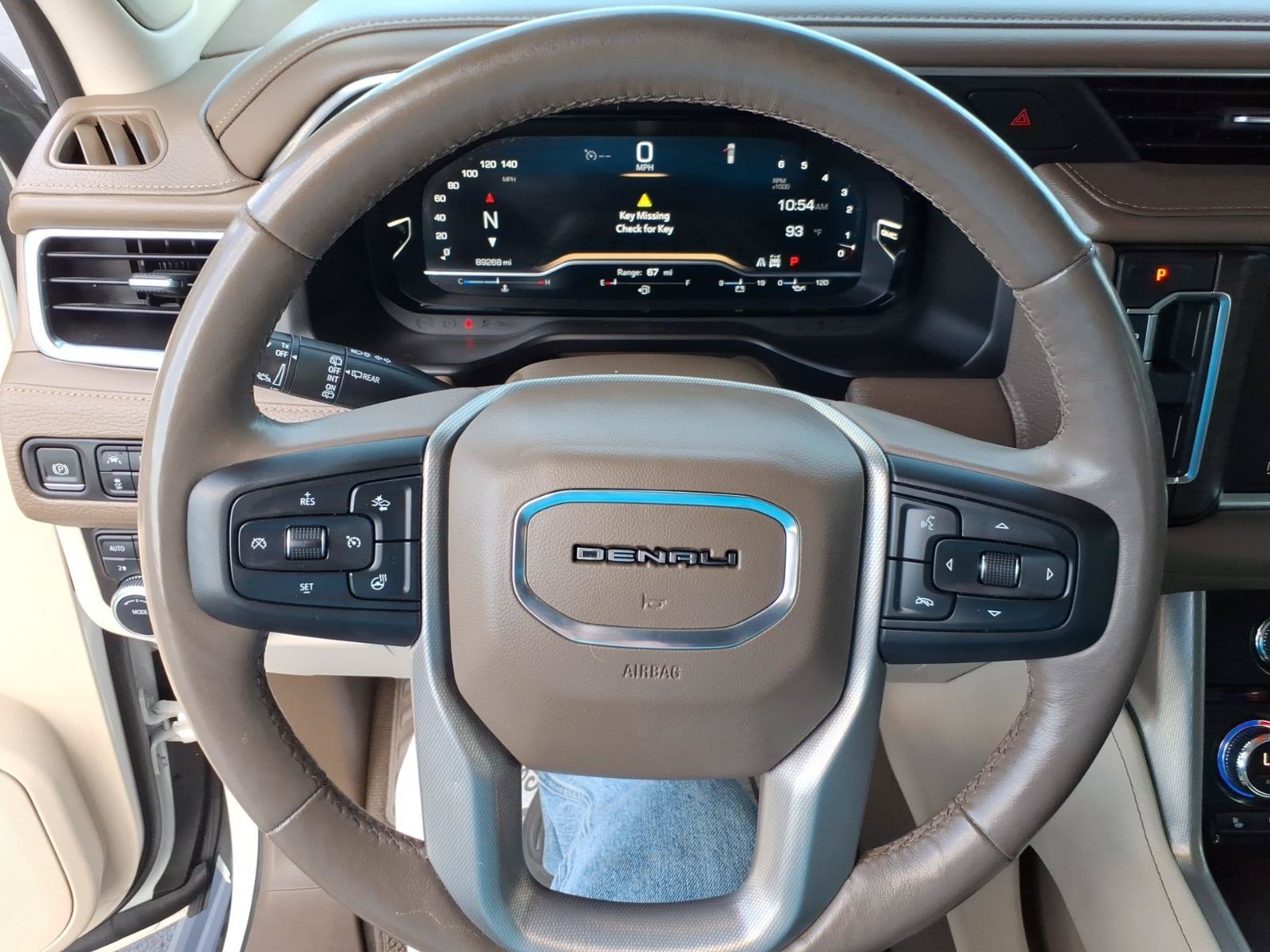 Used 2022 GMC Yukon XL Denali AWD/4WD image 23