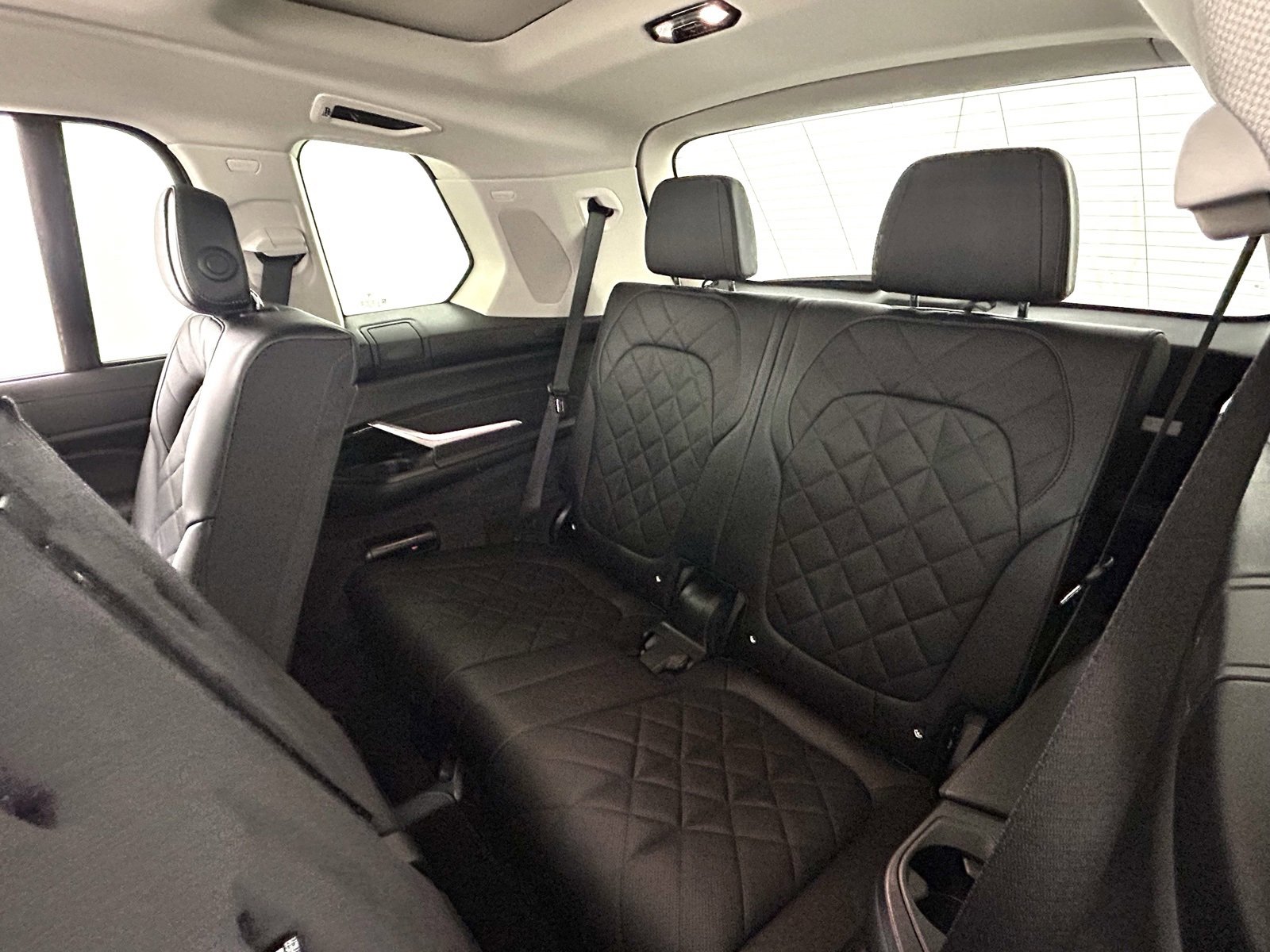 Used 2024 BMW X7 xDrive40i image 37