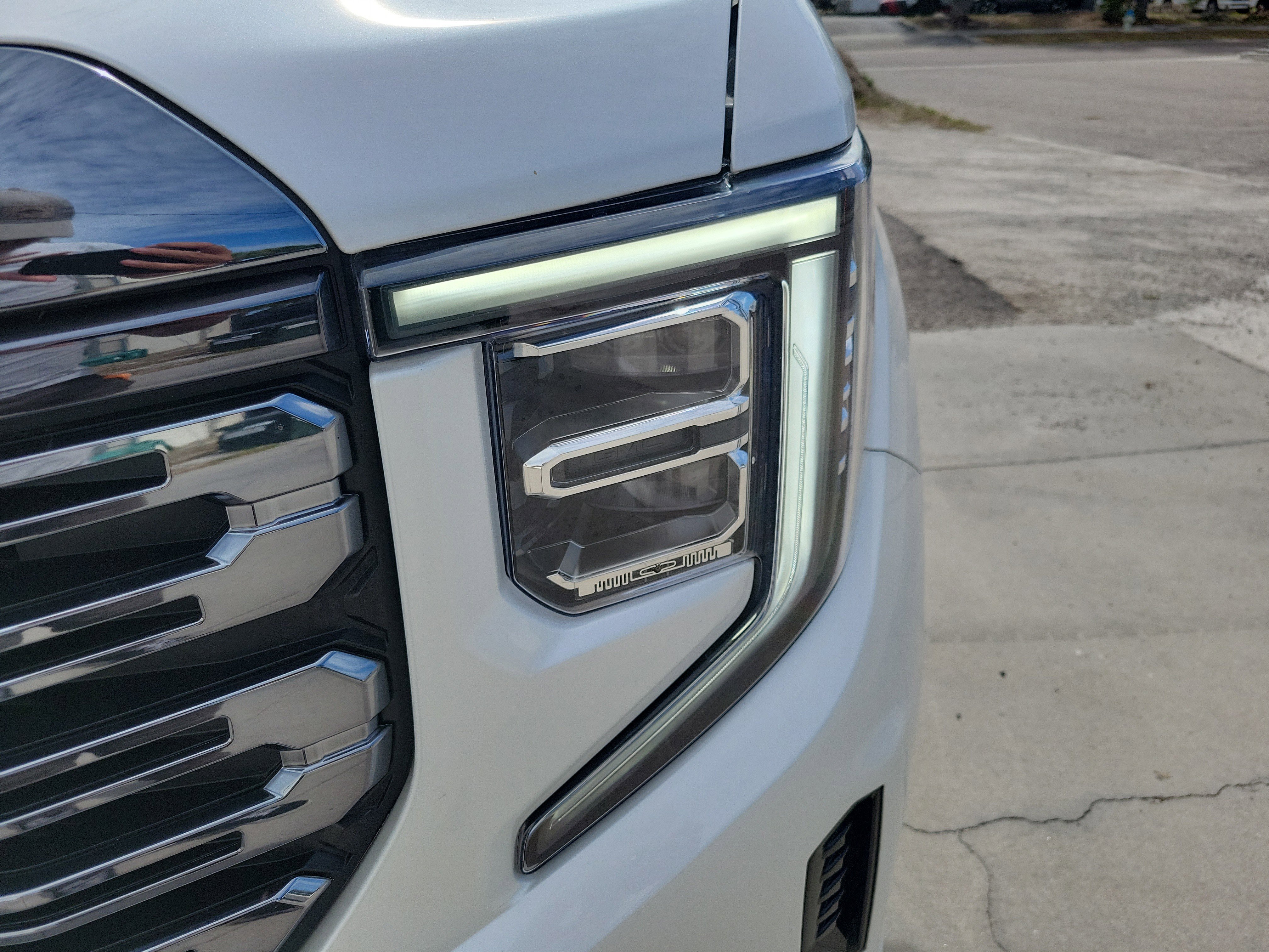 Certified 2024 GMC Sierra 1500 Denali Ultimate AWD/4WD image 9