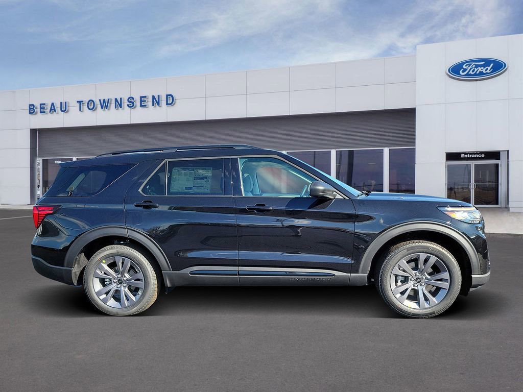 New 2026 Ford Explorer Active w/ Active Comfort Package image 3