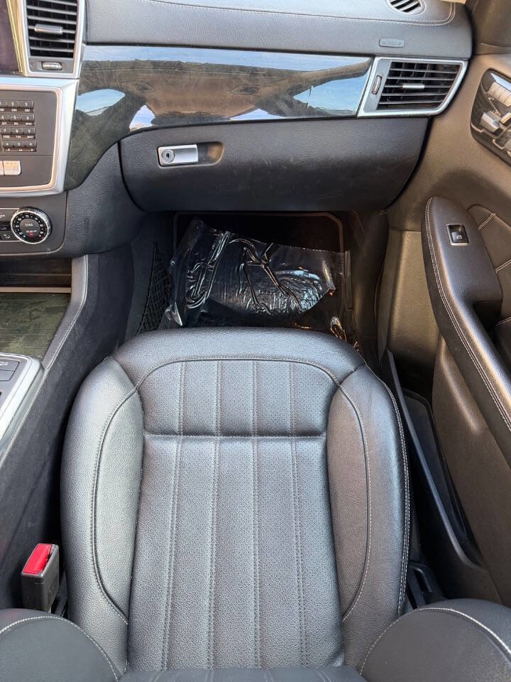 Used 2016 Mercedes-Benz GL 450 4MATIC w/ Premium I Package image 22