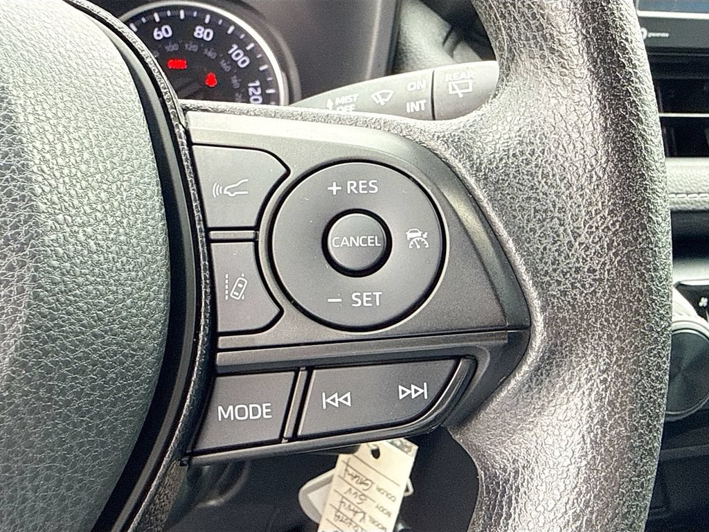 Used 2020 Toyota RAV4 LE FWD image 36