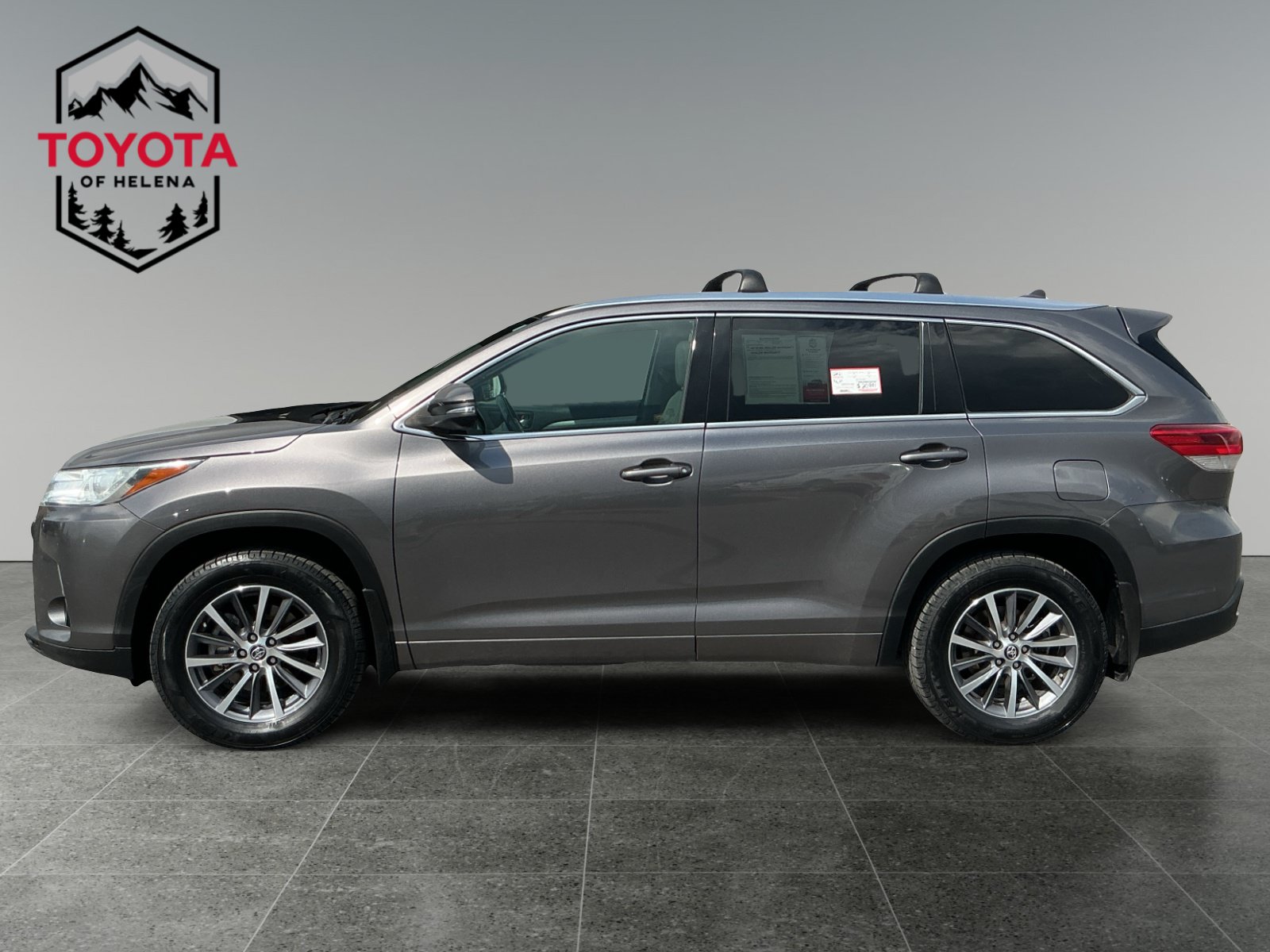 Used 2018 Toyota Highlander XLE AWD/4WD image 2