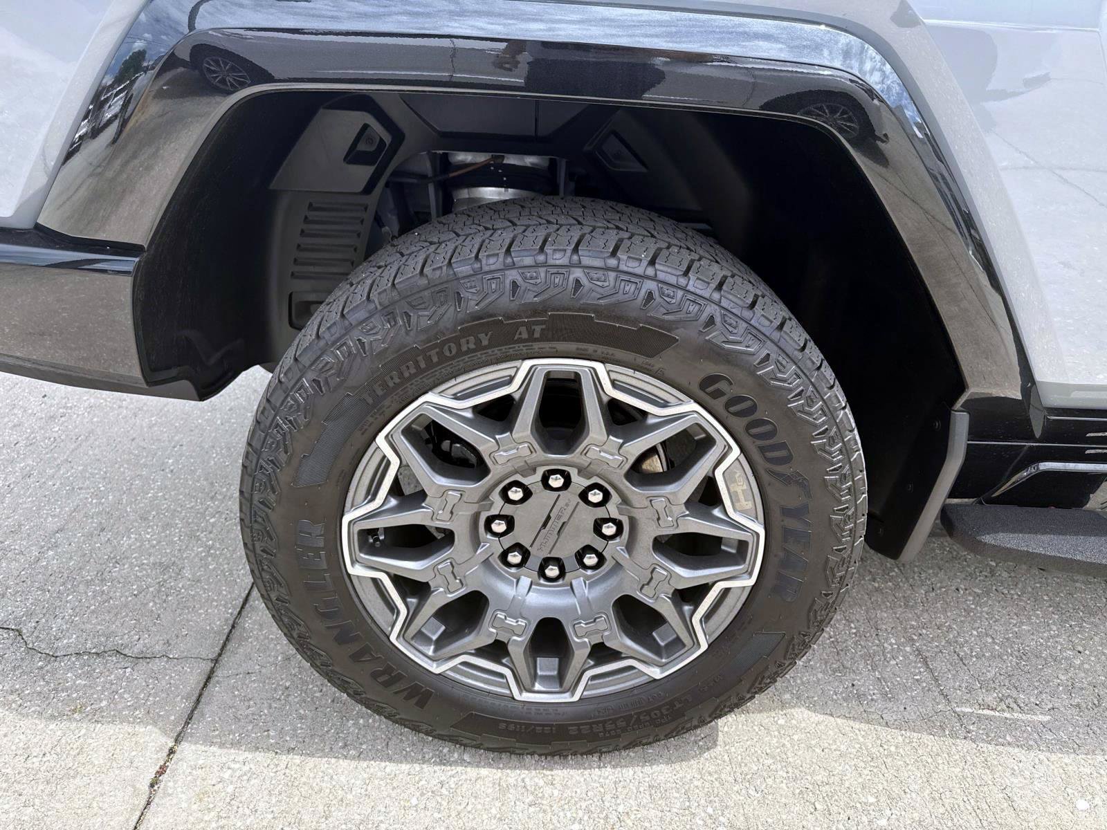Used 2025 GMC Hummer EV 3X AWD/4WD image 55