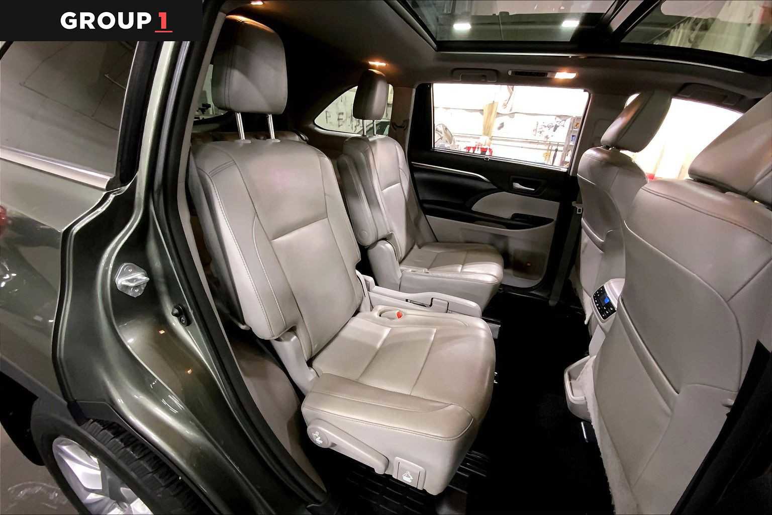 Used 2016 Toyota Highlander Limited Platinum image 19