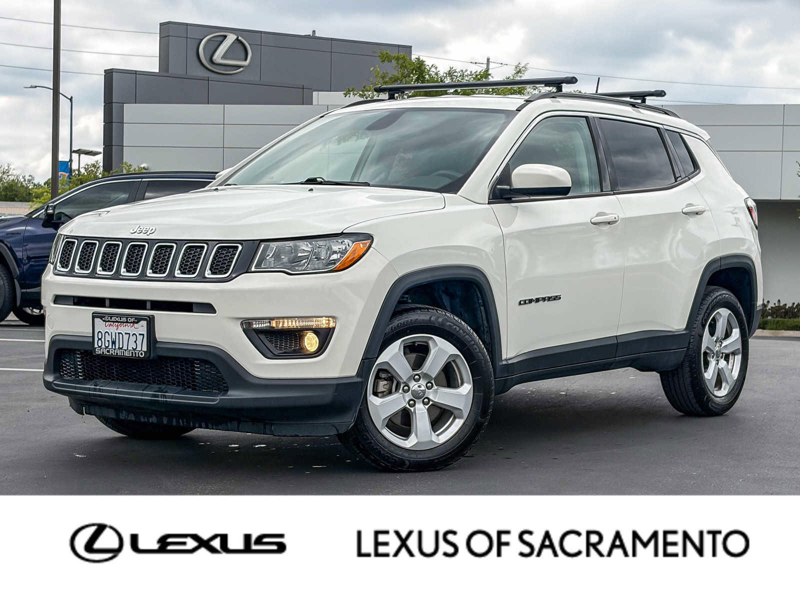 Used 2018 Jeep Compass Latitude AWD/4WD image 1