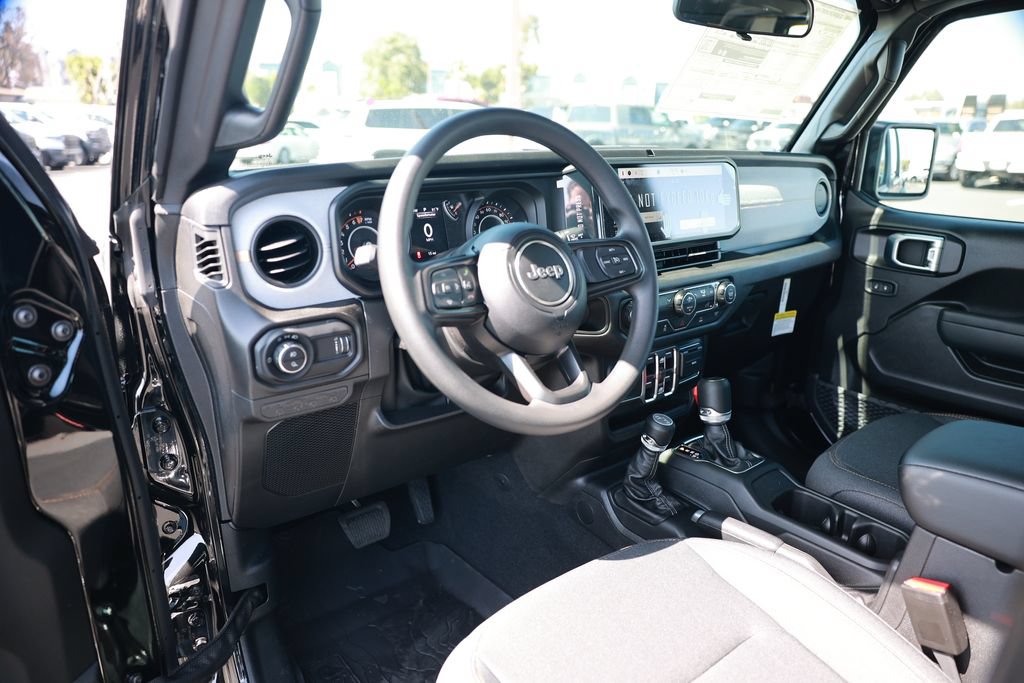 New 2026 Jeep Gladiator Sport AWD/4WD image 11